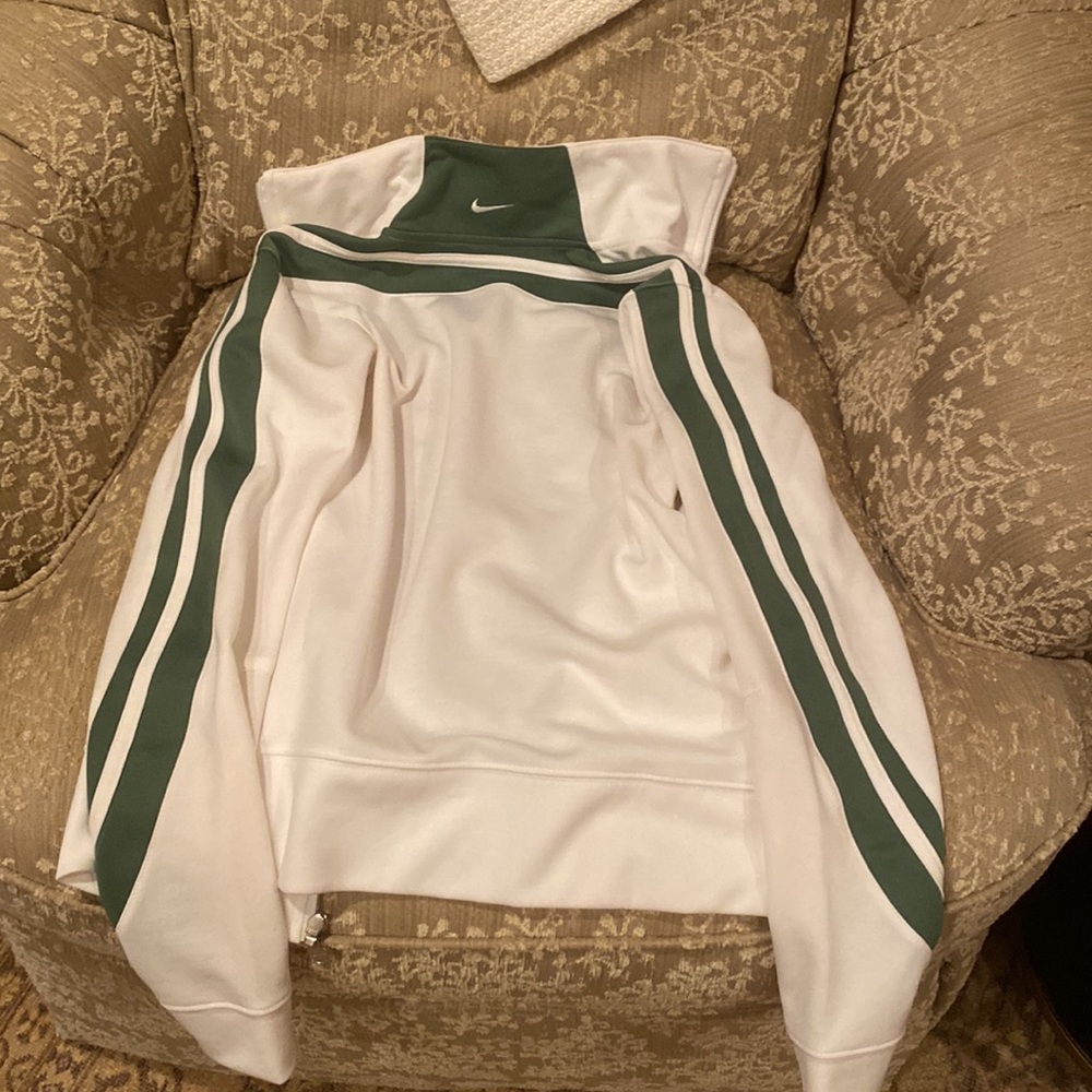 Nike jacket - Picture 3 of 5